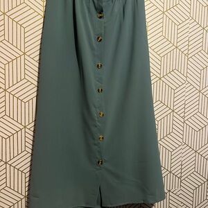 Green Button-Down Midi Skirt – Size M (New)